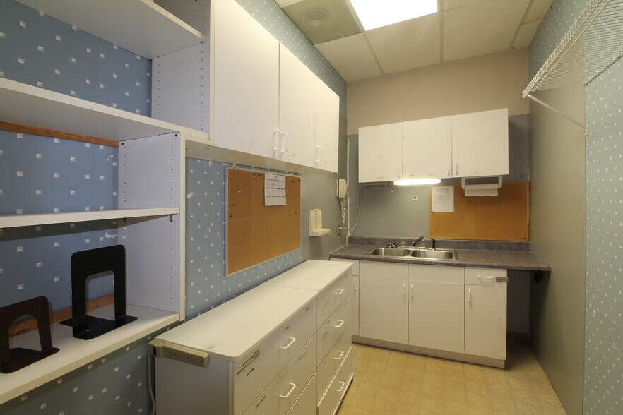 More Photos Of 5911-5921 Rutledge Pike, Knoxville Medical For Sale