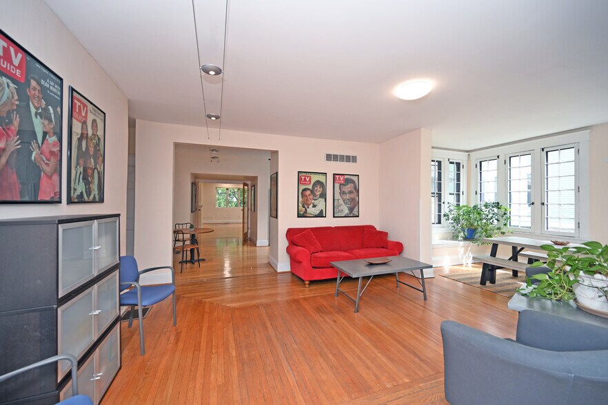 More Photos Of 2150 Alpine Pl, Cincinnati Office Residential For Lease