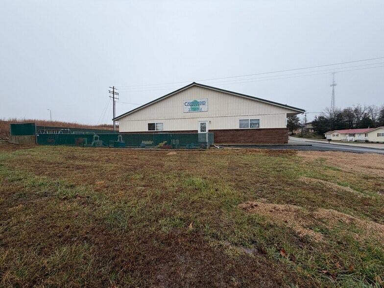 More Photos Of 100 Bosa Dr, Saint Robert Health Club For Sale