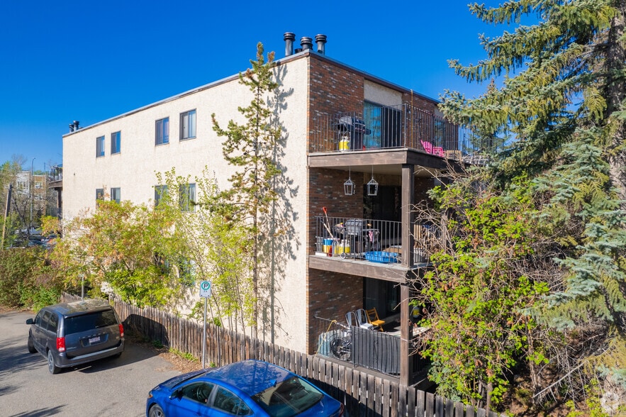 More Photos Of 2515 1st Ave NW, Calgary Apartments For Sale