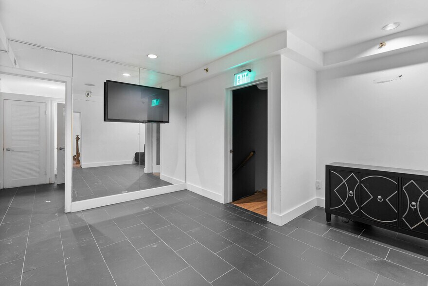 More Photos Of 1312 South St, Philadelphia Storefront Retail Residential For Sale