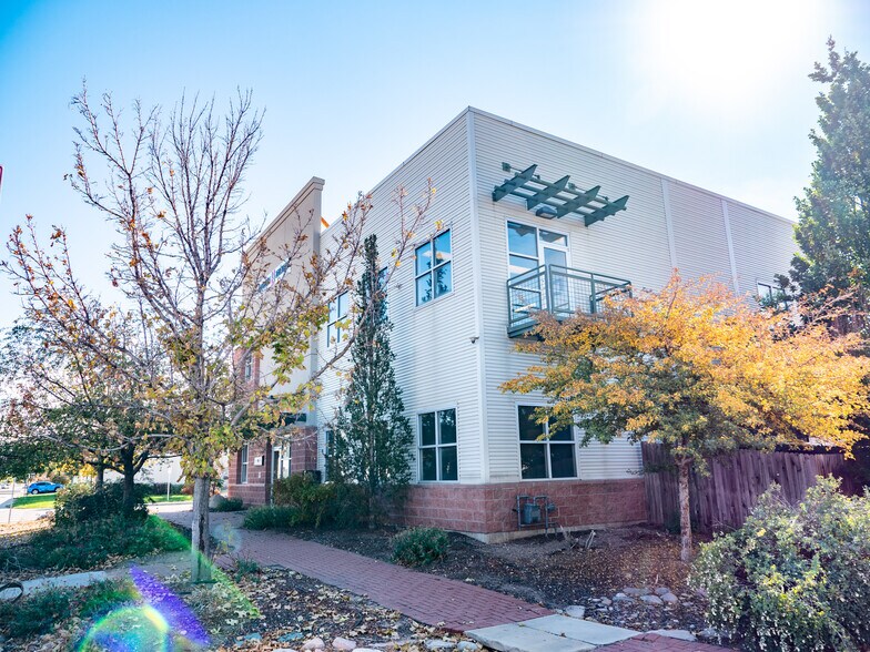 More Photos Of 2000 W Hamilton Pl, Englewood Office For Lease