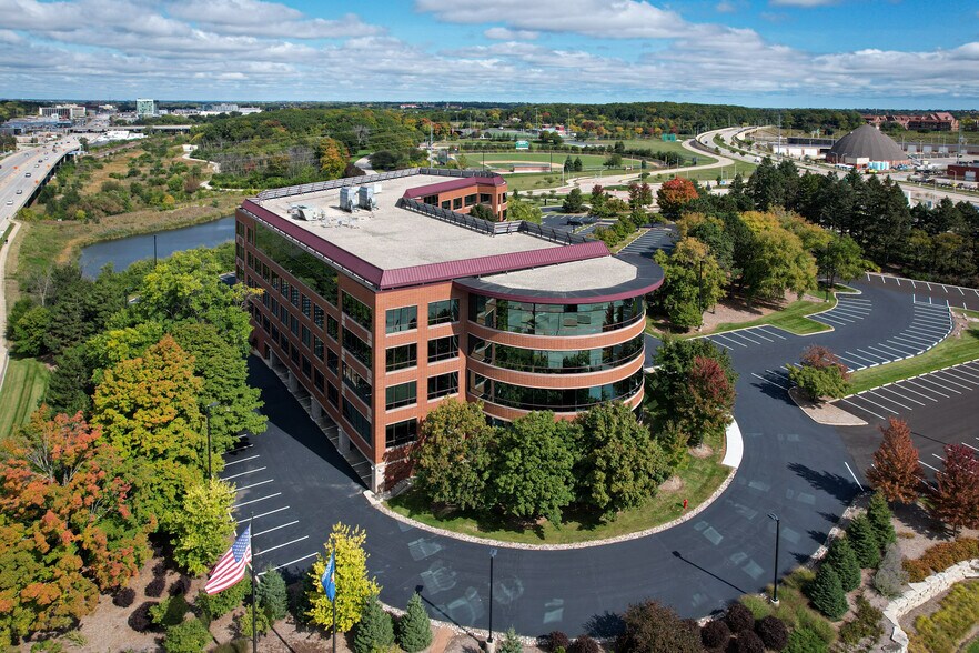 More Photos Of 1200 N Mayfair Rd, Wauwatosa Office For Lease
