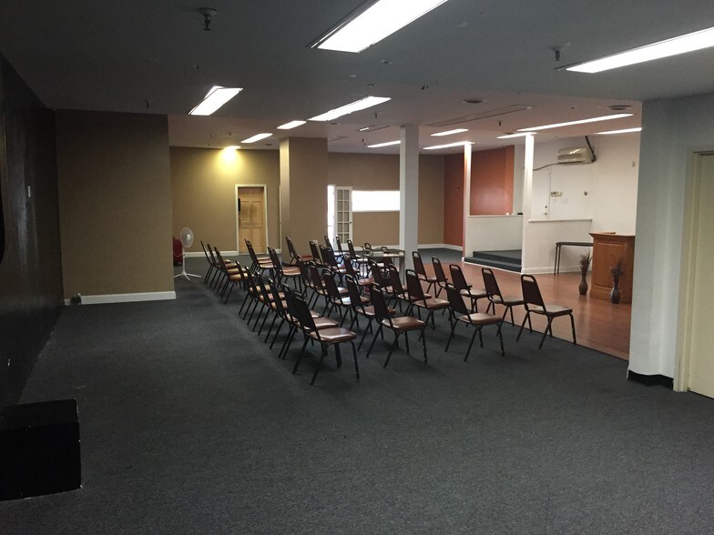 More Photos Of 5541-5547 Germantown Ave, Philadelphia Office For Lease