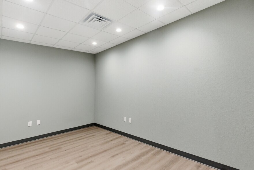 More Photos Of 764 Soechting Rd, New Braunfels Unknown For Lease