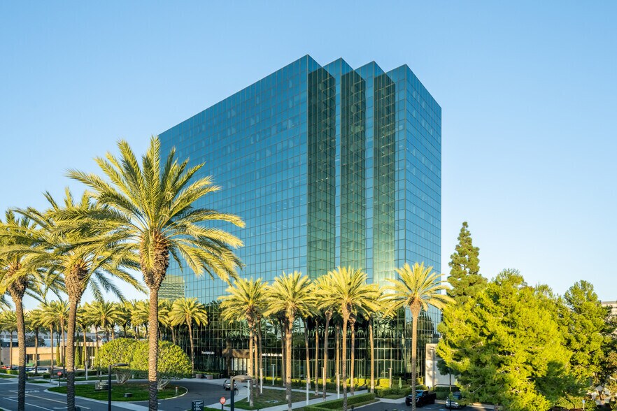 More Photos Of 3200 Park Center Dr, Costa Mesa Office For Lease