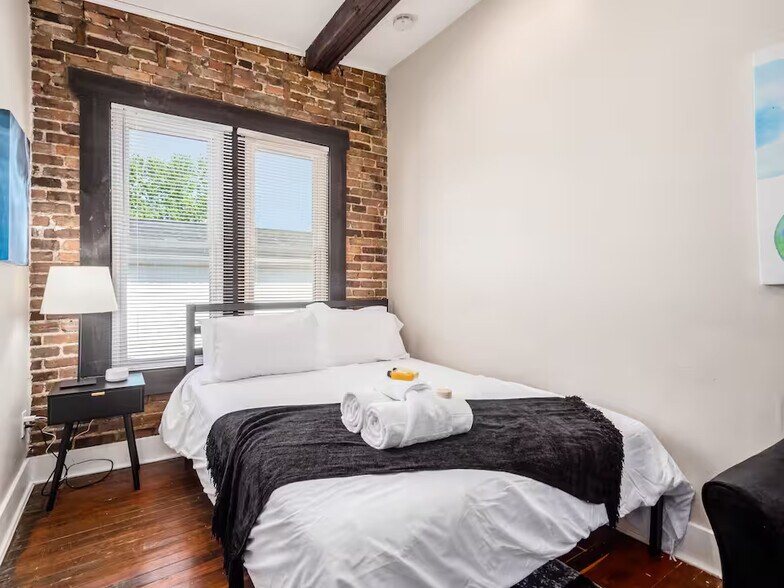 More Photos Of 370-372 Forest St, Columbus Apartments For Sale
