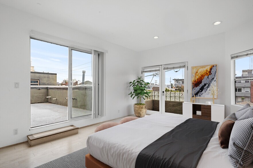 More Photos Of 22 28th Ave, Venice Apartments For Sale