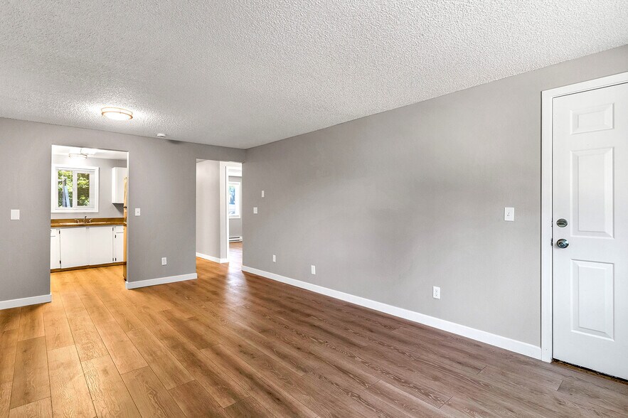 More Photos Of 2048 NE Highway 99W, McMinnville Apartments For Sale