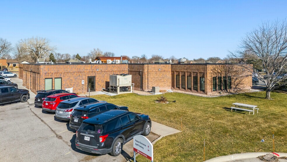 More Photos Of 729 N Custer Ave, Grand Island Medical For Sale
