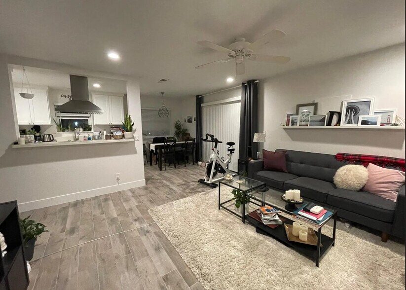 More Photos Of 3025 Jeffrey Dr, Costa Mesa Apartments For Sale