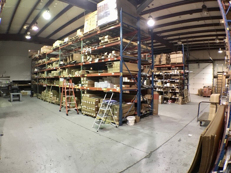 More Photos Of 2146 E Pythian St, Springfield Warehouse For Sale