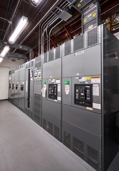 More Photos Of 12 Reads Way, New Castle Office For Lease