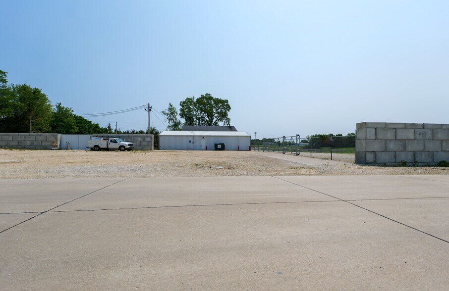 More Photos Of 1730 Daniel Boone Industrial Pky, Truesdale Warehouse For Sale