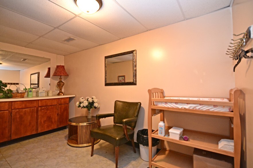 More Photos Of 1248 Mt Vernon Ave, Columbus Religious Facility For Lease