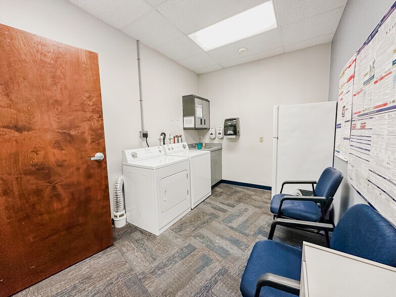 More Photos Of 2900 Plank Rd, Altoona Restaurant For Lease