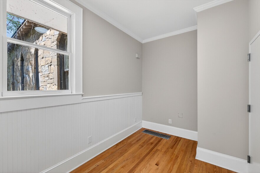 More Photos Of 208 St Marys St, Raleigh Loft Creative Space For Lease