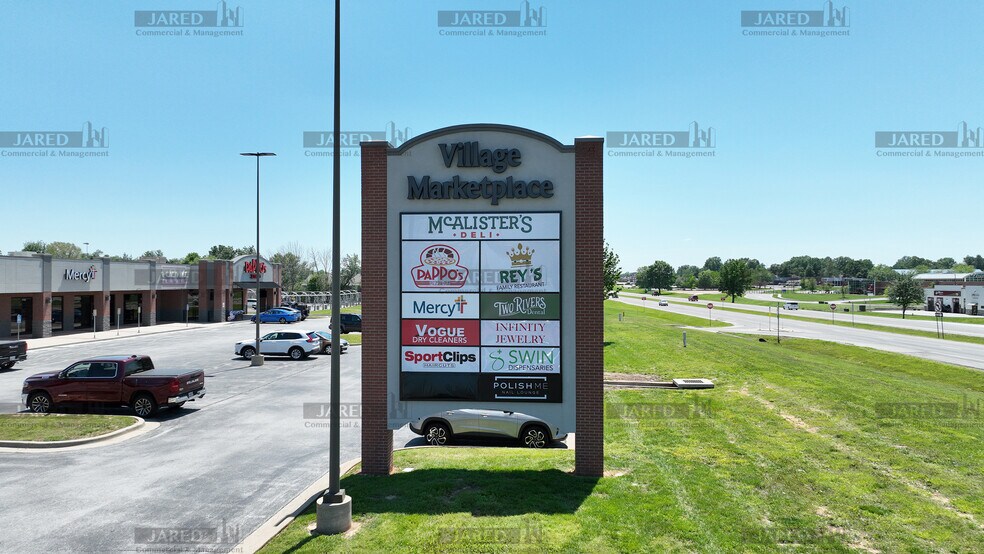 More Photos Of 701-703 N McCroskey St, Nixa Unknown For Lease
