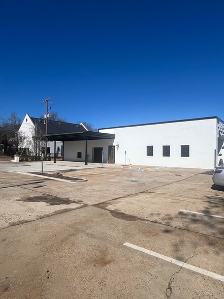 More Photos Of 2445 Highway 51, Hernando Restaurant For Lease