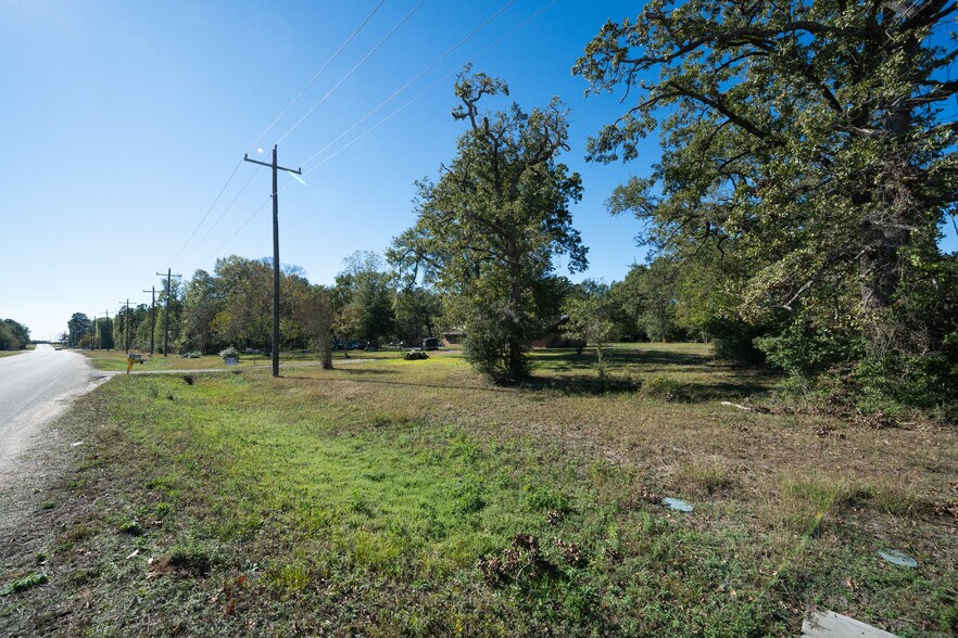 More Photos Of 10023 Airport Rd, Conroe Land For Sale