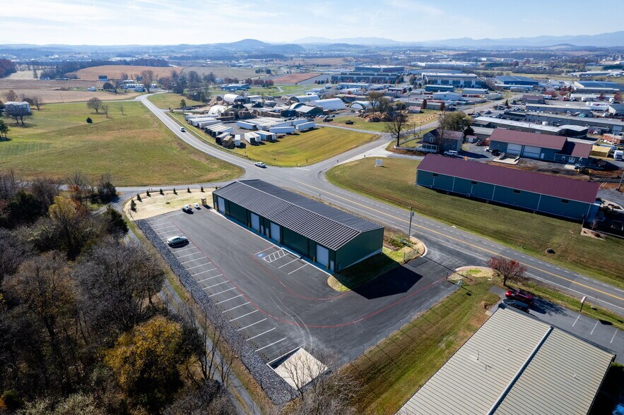 More Photos Of 1571 Pleasants Dr dr, Mount Crawford Warehouse For Lease