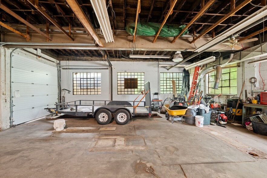 More Photos Of 250 Manville rd, Woonsocket Flex For Sale