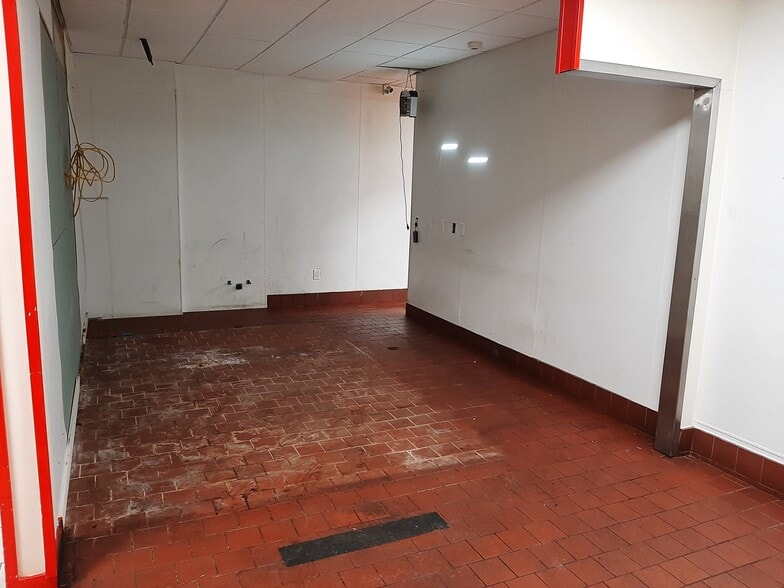 More Photos Of 62-66 McWhorter St, Newark Warehouse For Lease