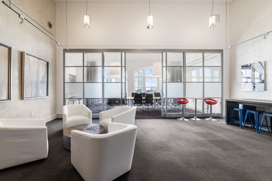 More Photos Of 315 E Bay St, Jacksonville Office For Lease