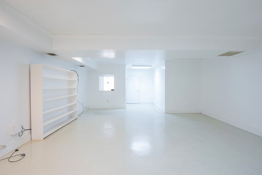 More Photos Of 493 Main St, Warsaw Medical For Sale