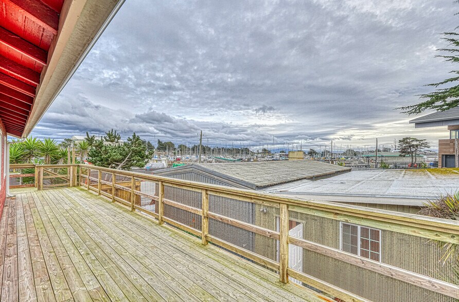 More Photos Of 7550 Sandholdt Rd, Moss Landing Warehouse For Sale
