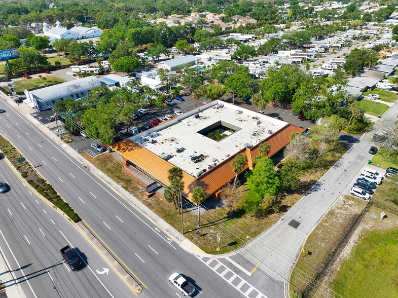 More Photos Of 5666 Seminole Blvd, Seminole Office For Sale