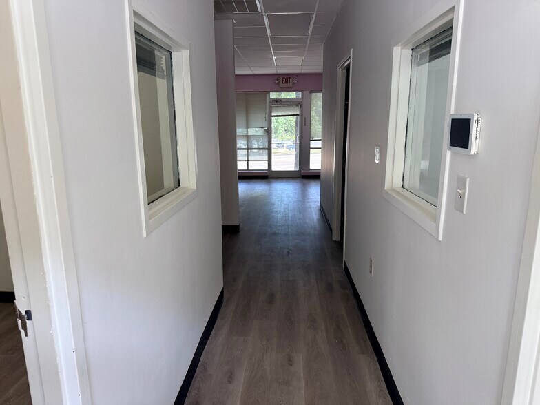 More Photos Of 4810 Hope Valley Rd, Durham Storefront For Lease