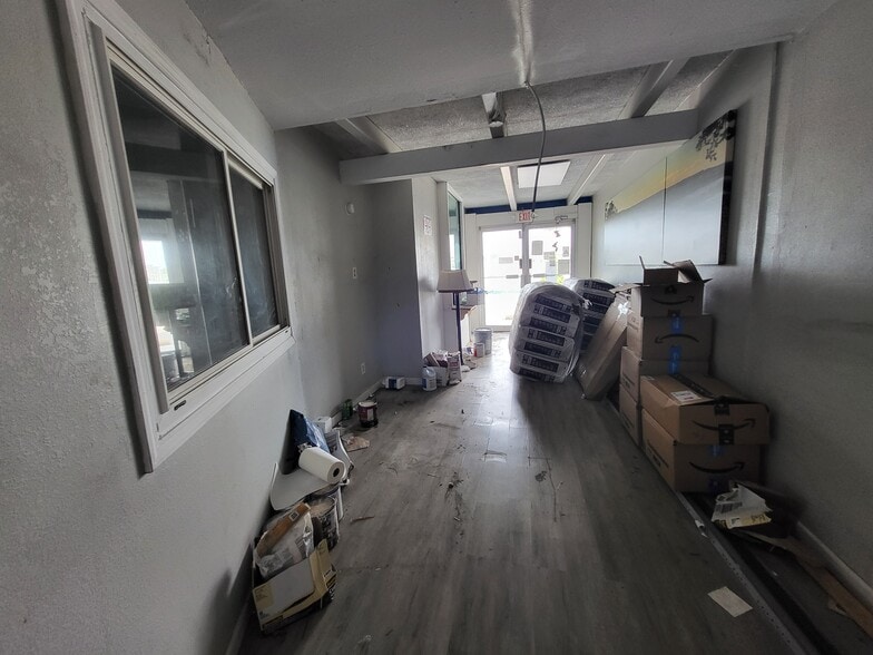 More Photos Of 7350 N Hanley Rd, Hazelwood Hotel For Sale