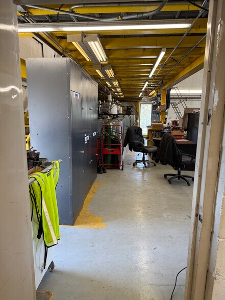 More Photos Of 4881 Pittsburgh Rd, Harrisville Light Distribution For Sale