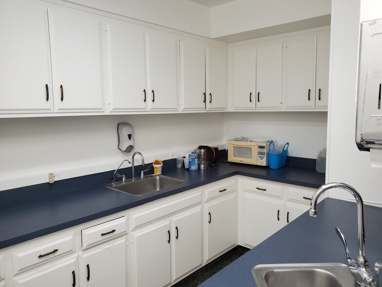 More Photos Of 3231 Waring Ct, Oceanside Medical For Lease