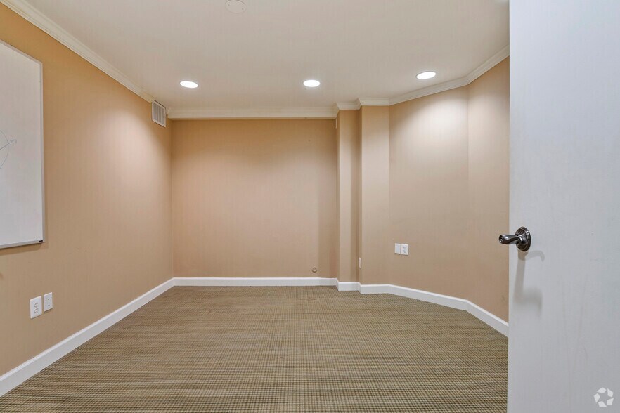 More Photos Of 1906 Sunderland Pl NW, Washington Office Residential For Sale