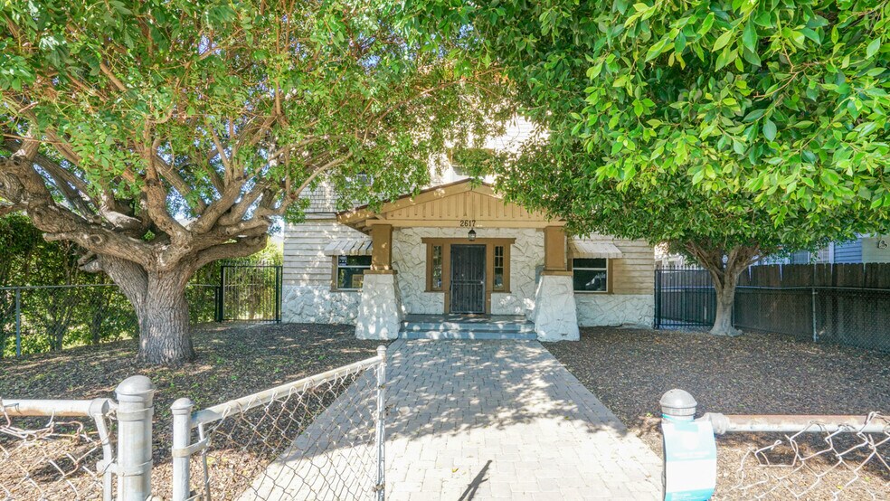 More Photos Of 2617 Jeffries Ave, Los Angeles Apartments For Sale