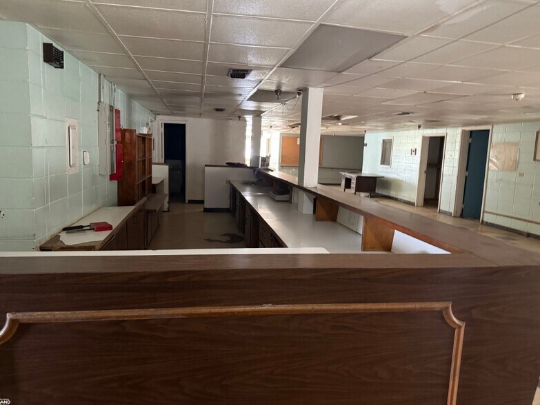 More Photos Of 201 Lee St, Tallulah Apartments For Sale