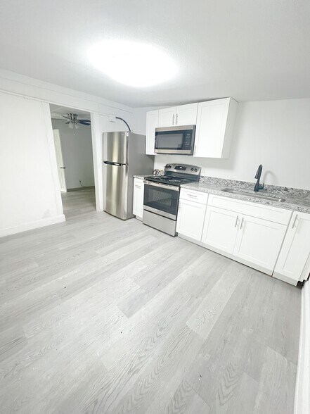 More Photos Of 205 S Grove St, Eustis Apartments For Sale