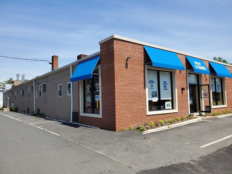 More Photos Of 711 Broadway, Westwood Warehouse For Lease