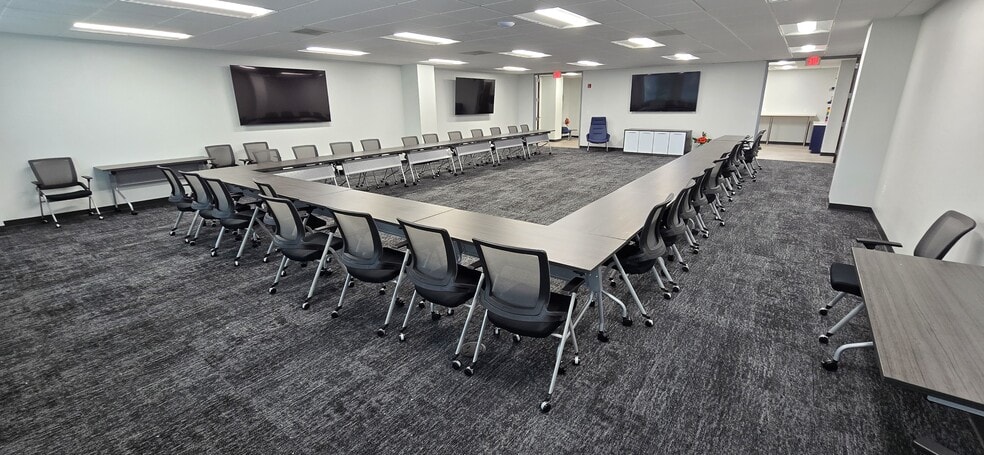 More Photos Of 2700 Cumberland Pky SE, Atlanta Office For Lease