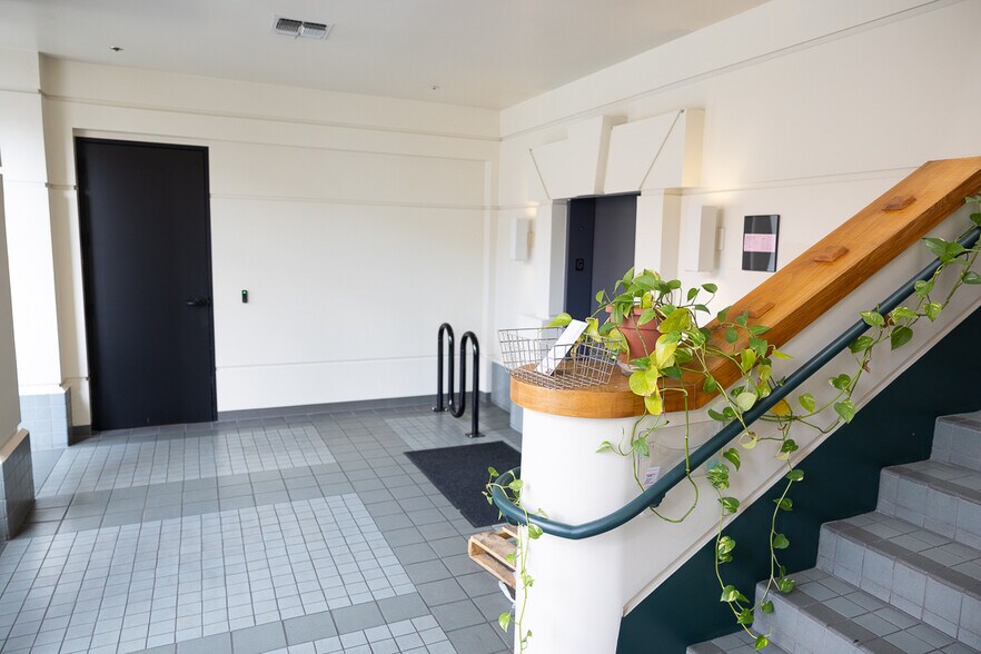 More Photos Of 416 B St, Santa Rosa Office For Sale