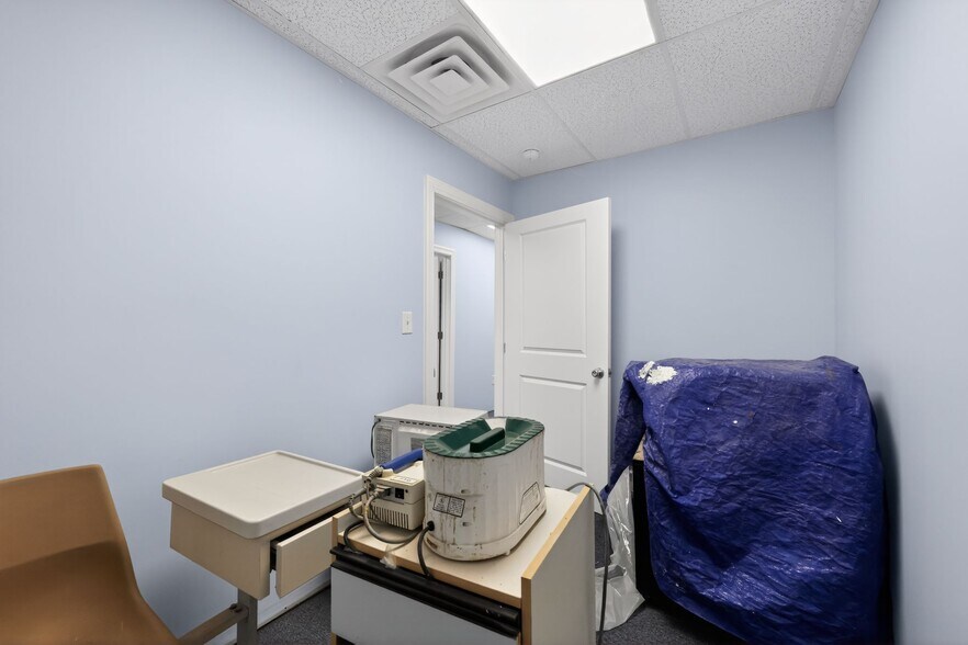 More Photos Of 3150 Willits Rd, Philadelphia Storefront Retail Office For Sale