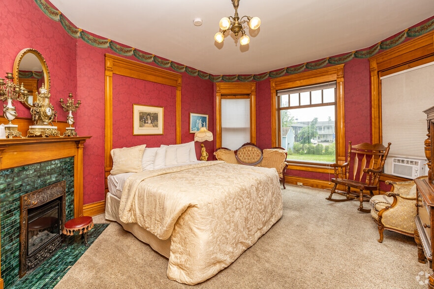 More Photos Of 910 River Rd, Wisconsin Dells Hotel For Sale