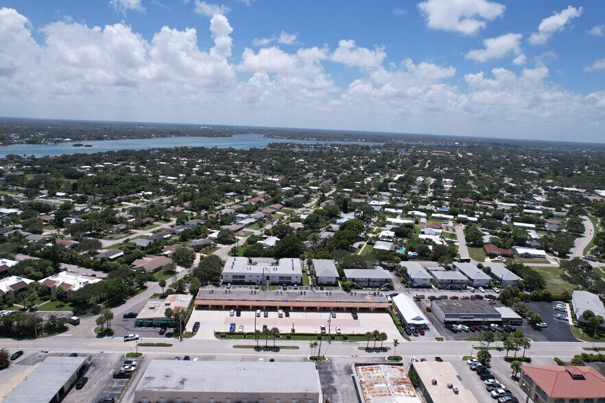 More Photos Of 357 Cypress Dr, Tequesta Freestanding For Sale