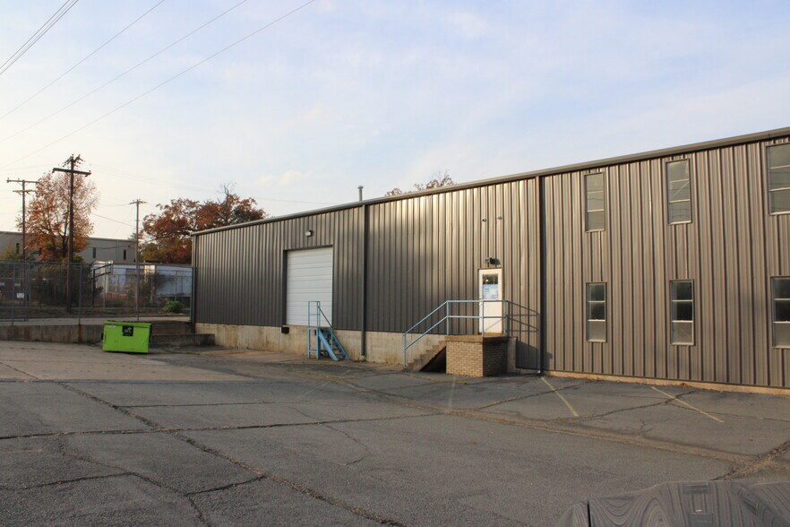 More Photos Of 6112 Patterson Rd, Little Rock Light Distribution For Sale