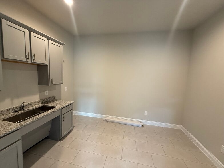 More Photos Of 6000 Alma Rd, McKinney Office For Lease