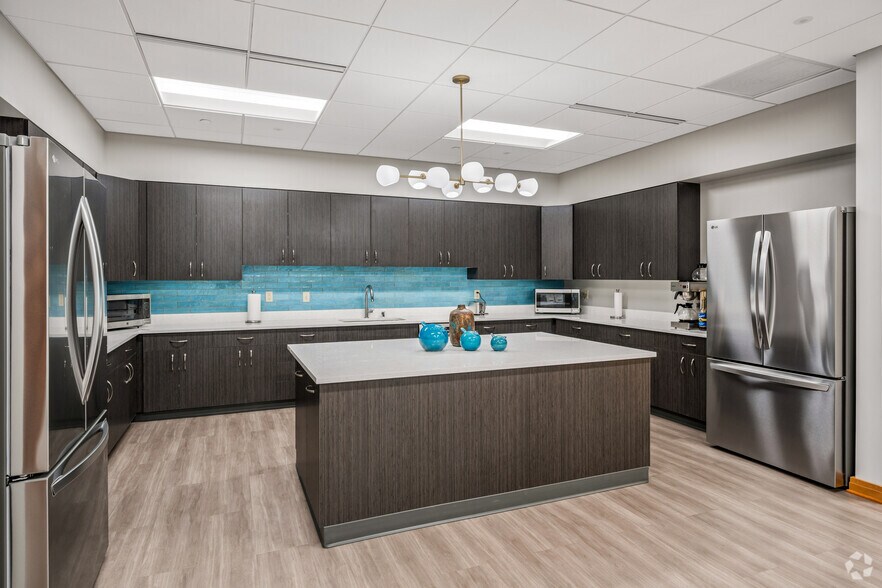 More Photos Of N16W23217 Stone Ridge Dr, Waukesha Office For Sale