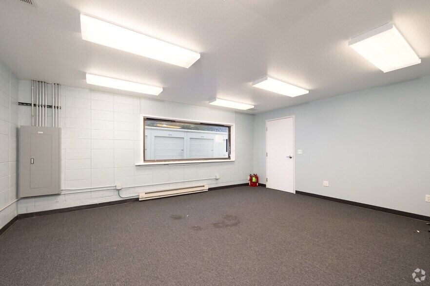 More Photos Of 2208 Bott Ave, Colorado Springs Service For Lease