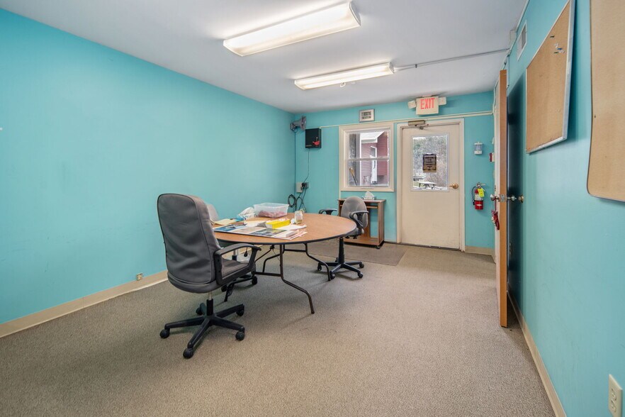 More Photos Of 4956 NY-30, Schoharie Flex For Sale